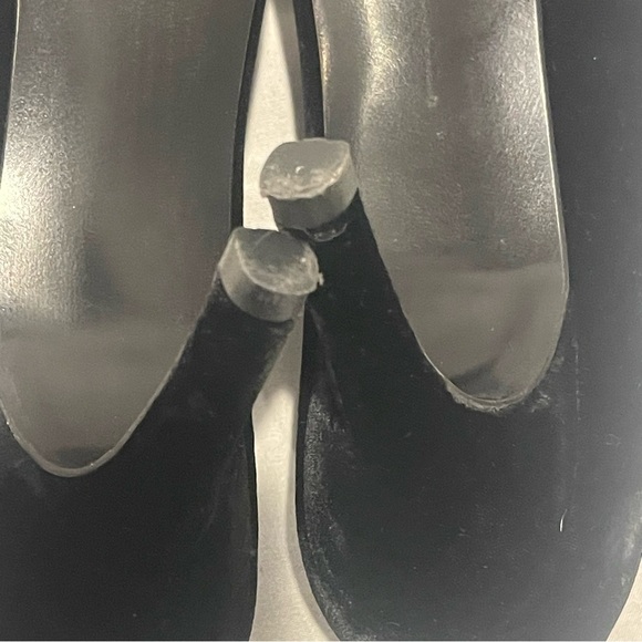 Stewart Weitzman Black Velvet Heels Size 8.5AA - Picture 12 of 12